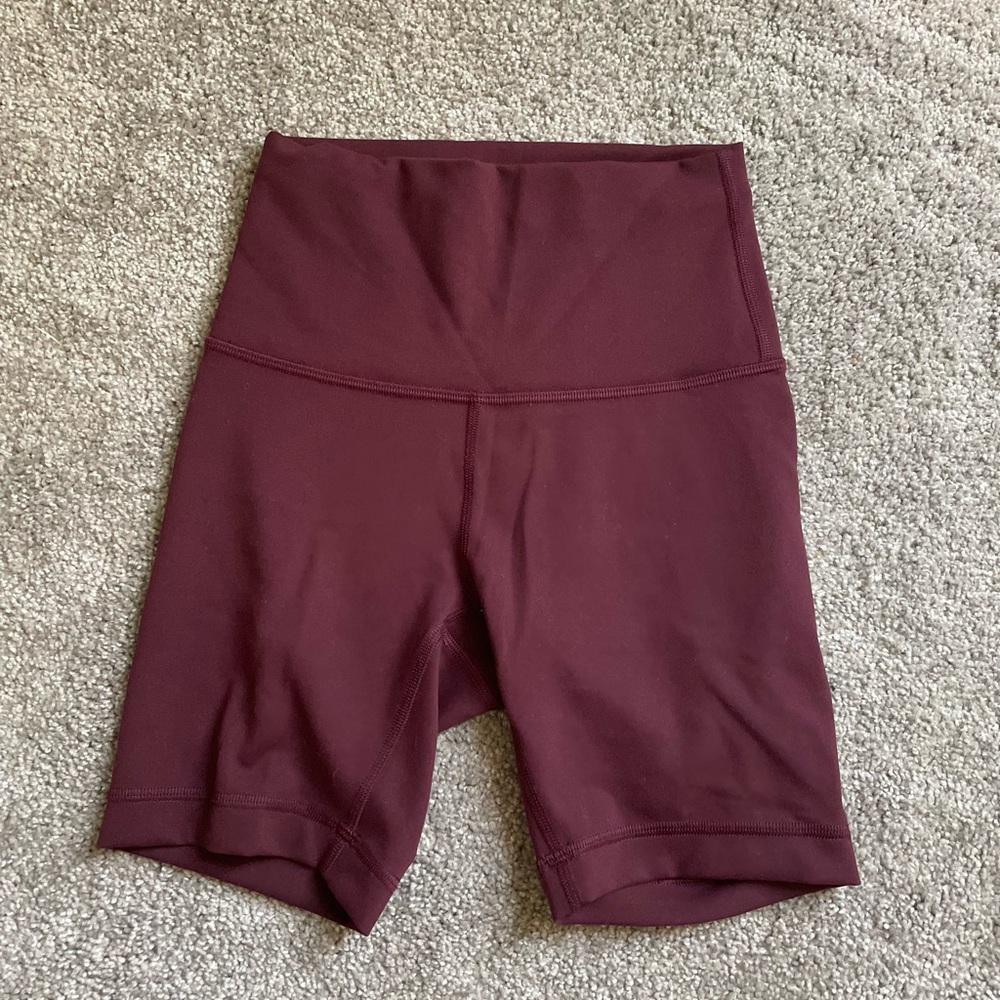 Size 2 Lululemon Wunder Under biker shorts